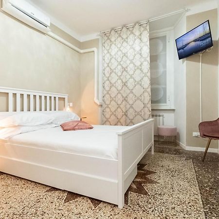 Cattedrale Di San Lorenzo Rooms Генуя Экстерьер фото