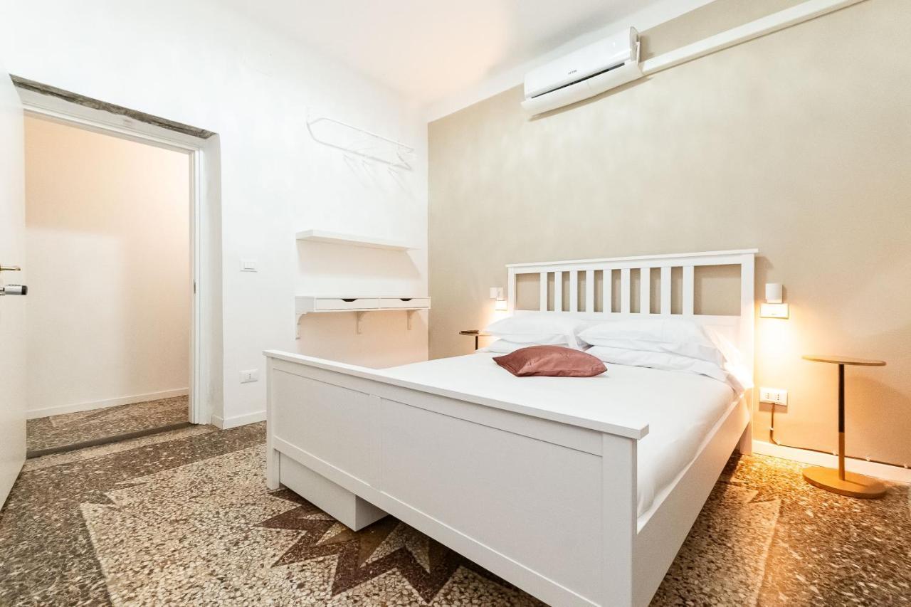 Cattedrale Di San Lorenzo Rooms Генуя Экстерьер фото
